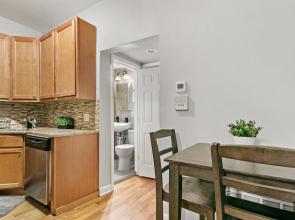 2BR Furnished Apartment in Boystown