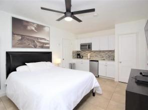 Tropical Getaway Studio-628B