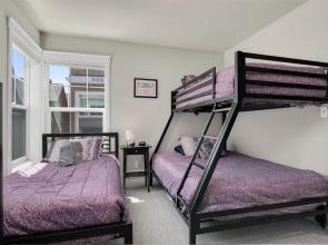 Seattle Vacation Home: Berlin Wall