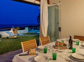 Villa Mirto 5+1 in Eden Rock