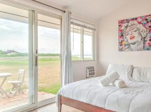 Unit 14 Dbl Queen - Bungalows at Common Ground