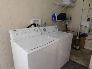 Lori's Landing 2 Bedrooms 1 Bathroom Cottage