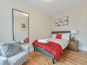 Modern 3BR Apartment in North End by Domio