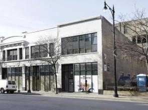 McCormick Place modern and cosy 420 friendly gem on Michigan avenue with optional parking for 6 guests