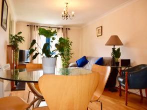 Charming 2 Bedroom Dublin City Centre Apartment