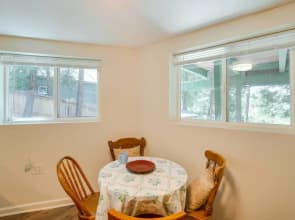 Cozy Crestline Getaway ~ 2 Mi to Lake Gregory
