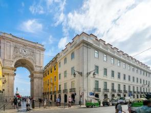 Prime Location Luxury Apartment