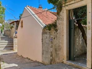 Hedera Estate, Hedera A10