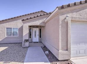 Inviting Retreat w/ Patio < 1 Mi to Colorado River