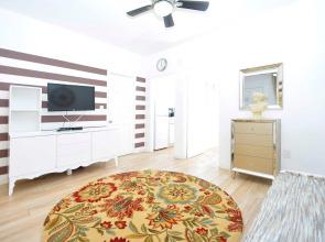 Sunrise Court Apartments