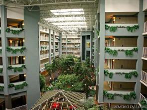 Embassy Suites by Hilton Pittsburgh International Airport 