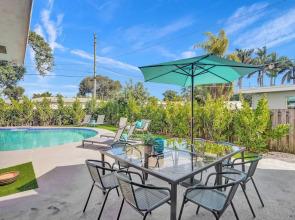 Private Heated Pool & Lovely Home