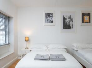 Soho & Covent Garden Apartment, Sleeps 3