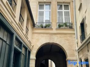 Paris Marais by Edelsam