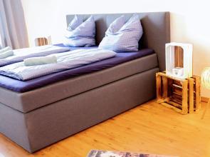 Modern-TOP City Lage -5 min - HBhf Netflix Küche Boxspringbett 2m x 2m bis 4 Pers