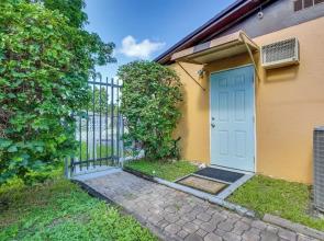 8 Mi to Beach: Pet-friendly Fort Lauderdale Studio