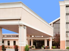 Holiday Inn Roanoke Airport – Conference CTR by IHG