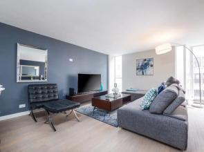 Mag Mile Lakeview Apartments by Barsala