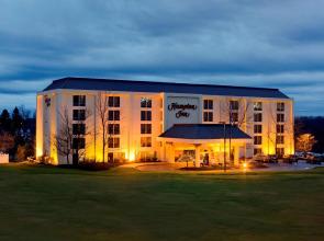 Pittsburgh Airport Inn and Suites