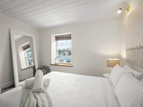 Stylish 3 Bedroom Townhouse - Hobart CBD