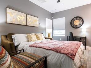 Professionals-restaurants-fast-wifi-a C-W D-pets