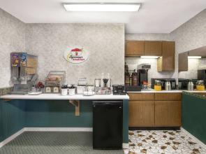 Super 8 by Wyndham Taylorville IL