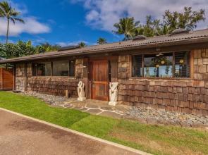 Hale Maluhia Hanalei 1 Bedroom Home by RedAwning
