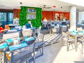 High-Floor Studio with Incredible Views