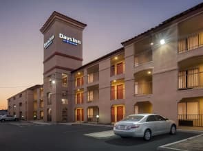 Days Inn by Wyndham Fontana / Rialto