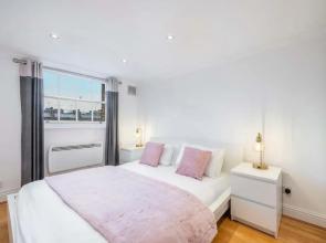 Above Beyond - Fitzrovia - by Frankie Says