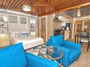 Spacious Studio in Boston's North End/little Italy