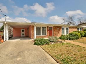 3BR 2BA Brentwood Home by RedAwning