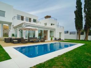 Brand new Villa El Rosario