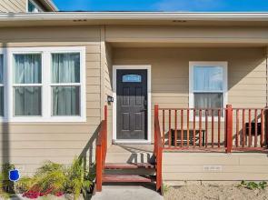 Massive 8BR Home in Hayward With AC Free Parking