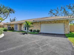 7 Br Home with Pool Gameroom & Soccer