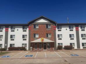 Super 8 by Wyndham College Station