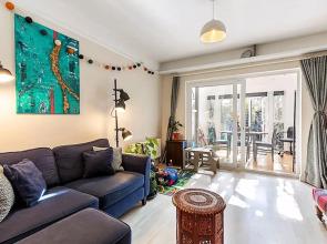 Stylish & Spacious 3-bed Home in Vibrant Bow