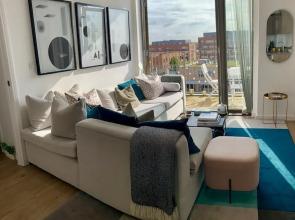 Stylish and Chic 1 Bedroom Apartment in Canning Town