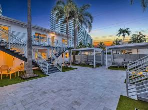 Beach Condo King Bed Lush Patio w BBQ Birch Key Two