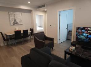 Signature Airport Proximity suite