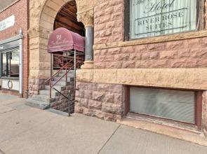 Pet-friendly Apt: Walk to Missouri River!