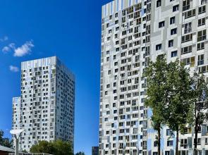 Leto Apart on Revolution Street 54