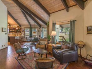 Reynold by RedAwning