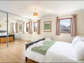 Beautiful 3BR House with a Garden