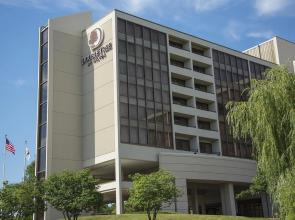 DoubleTree by Hilton Chicago - Oak Brook