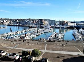 Duplex avec Vue sur le port de plaisance