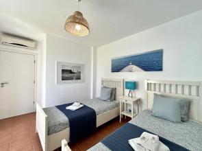 Prainha Algarve Villa With Pool by Homing