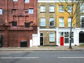 Designer two BR Apartment In Angel With Huge Terrace