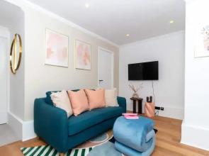 Sublime Apartment Center of Paris Le Marais