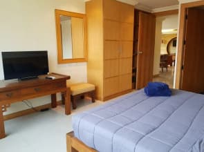 A Large 2 BR - 3 Baths 511 Downtown